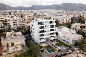 Πολυκατοικία στη Γλυφάδα